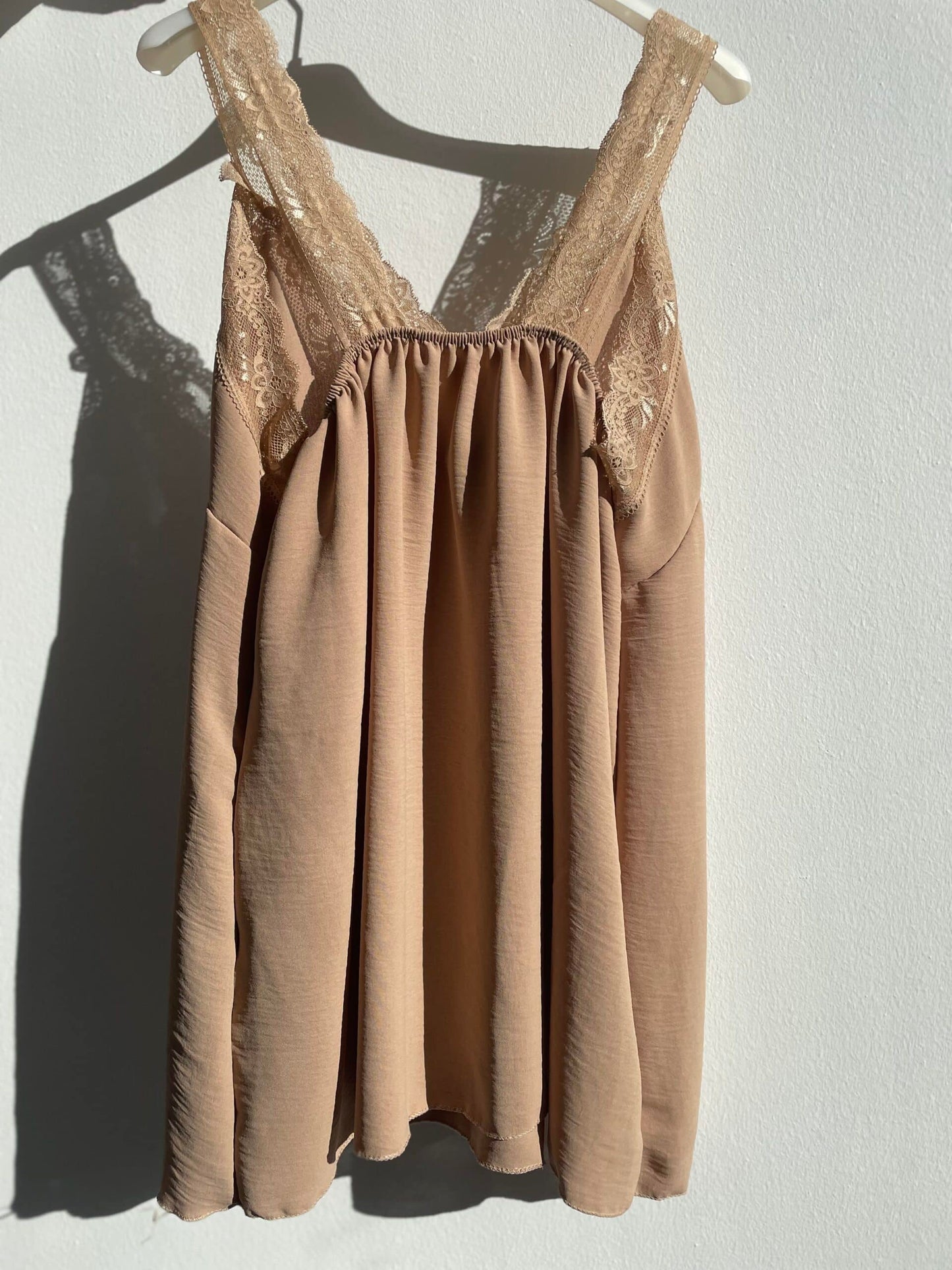 Nomi top beige / Liva K