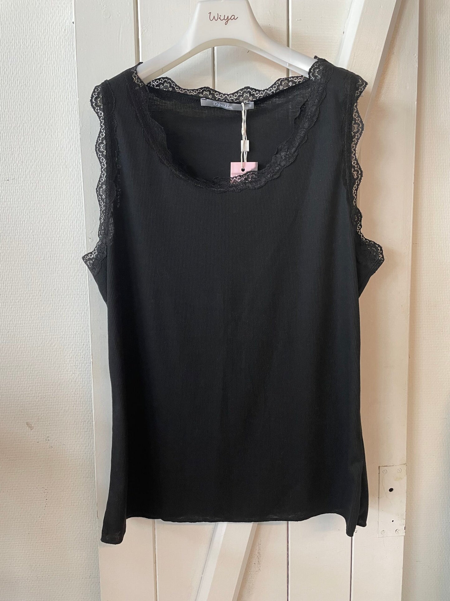 Sort blonde top/ LIVA K