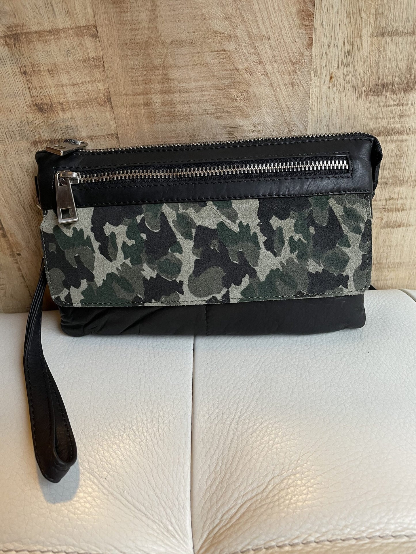 Lækker army skind clutch